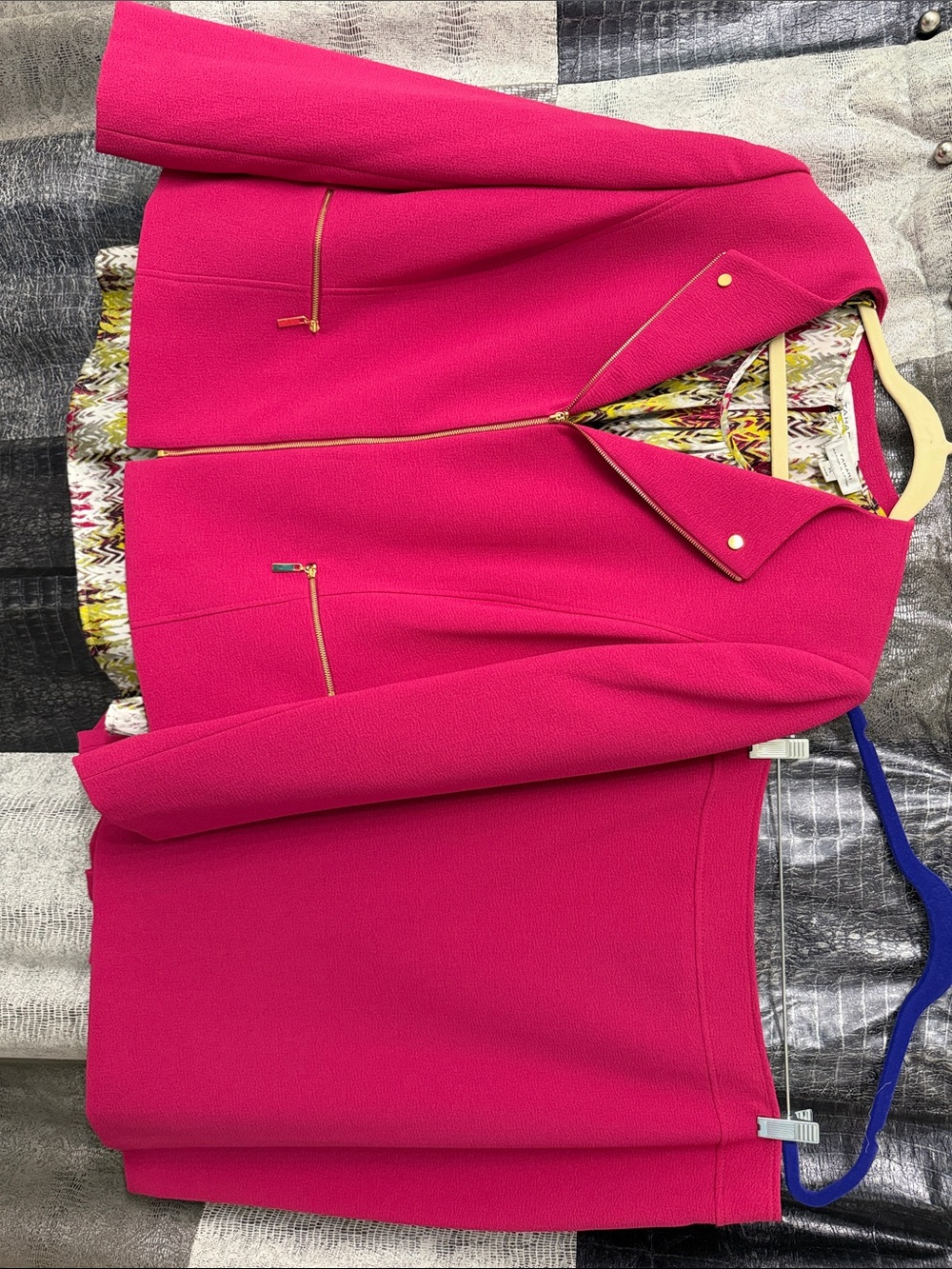 TAHARI ARTHUR S. LEVINE. 3pc  Pink Women's Pencil Skirt\Top\Jacket Set. #705